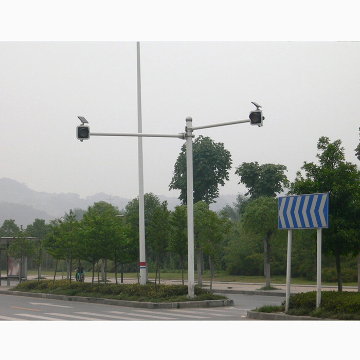 020雙懸臂信號(hào)燈桿.jpg